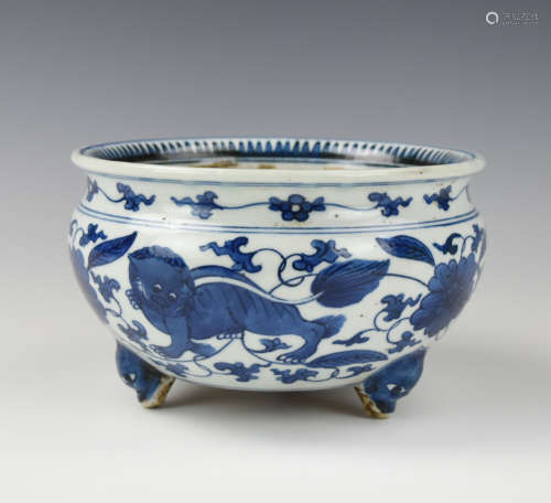 Chinese Blue & White Censer w/ Lion, Ming Dynasty