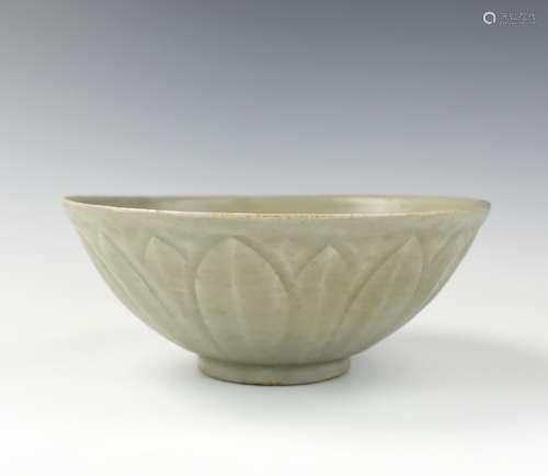 Chinese Celadon Longquan Ware Lotus Bowl, Song D.