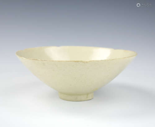 Chinese QingBai Glazed Bowl w/ Flower,Song Dynasty