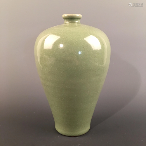 Chinese Longquan Kiln Meiping Vase