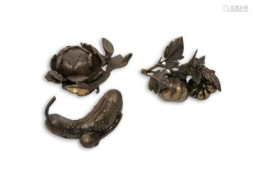 SUITE OF THREE (3) BRONZE PAPERWEIGHTS \nJapan, Sho…