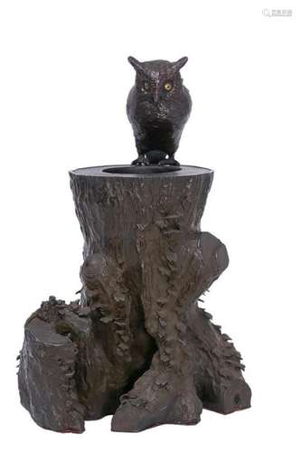 BRONZE OKIMONO WITH THE EFFIGY OF AN OWL / FUKURO …