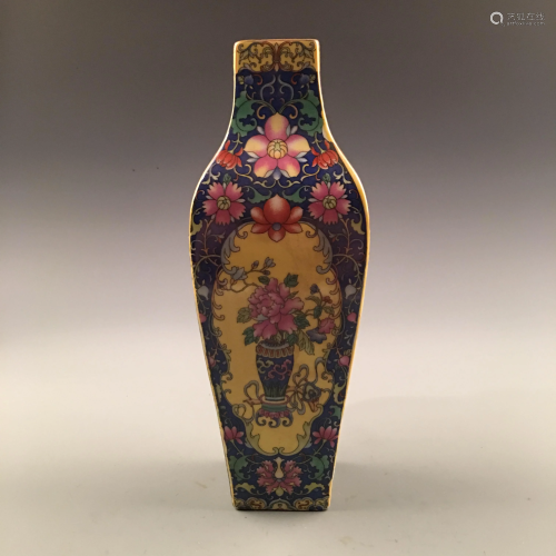 Chinese Enamal Square Vase With Yong Zh…