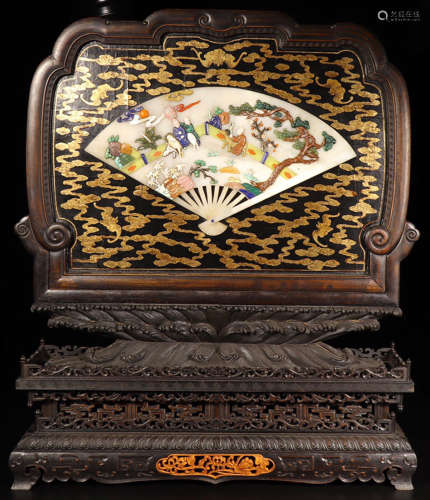 A LACQUER SCREEN CARVED WITH FIGURE STORY