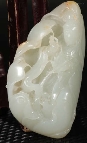 A HETIAN JADE CARVED GUANYIN BUDDHA