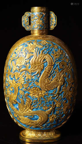 A GILT SILVER MOON FLASK VASE WITH DRAGON PATTERN