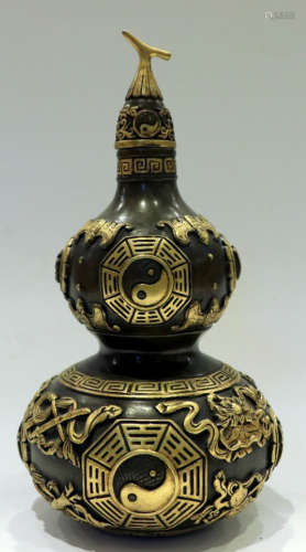 A GILT BRONZE CARVED GOURD ORNAMENT WITH AUSPICIOUS PATTERN