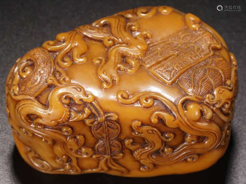 A TIANHUANG STONE SEAL CARVED WITH DRAGON