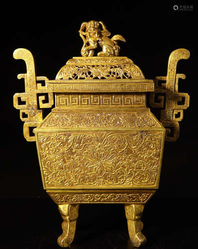 A GILT BRONZE CENSER DIN CARVED WITH FLOWER