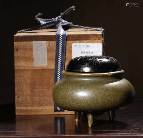 CHINESE TEA-DUST GLAZED TRIPOD CENSER