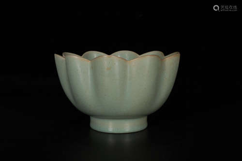 CHINESE RU KILN FLOWER BOWL