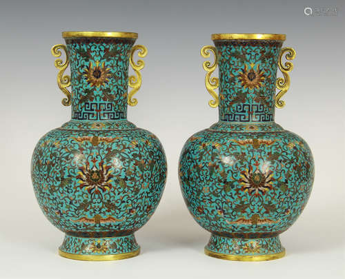 PAIR OF CHINESE CLOISNNIE VASE