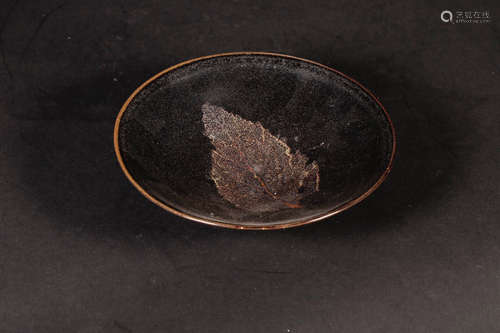 CHINESE JIZHOU KILN LEAF BOWL