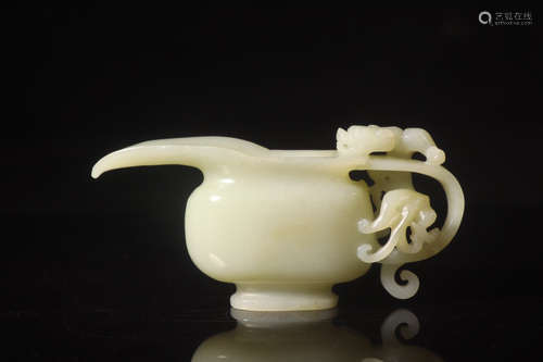 CHINESE CARVED HETIAN JADE CUP