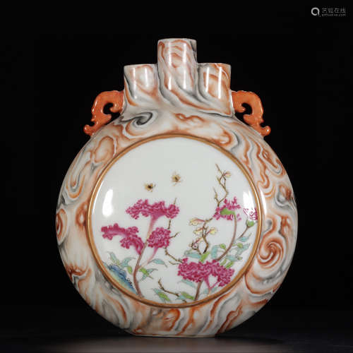 QIANLONG MARK, CHINESE FAMILLE ROSE GILT MOONFLASK