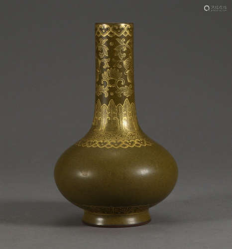 QIANLONG MARK, CHINESE TEA-DUST GLAZED LONG NECK VASE