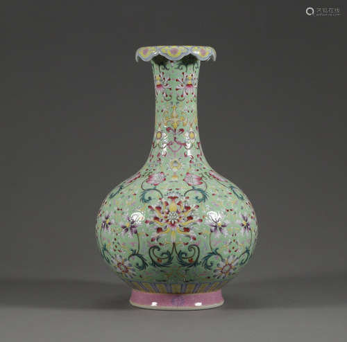 QIANLONG MARK, CHINESE GREEN GROUND FAMILLE ROSE VASE