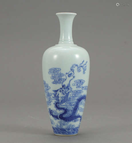 KANGXI MARK, CHINESE BLUE & WHITE DRAGON VASE