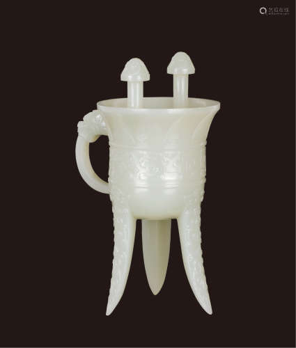 白玉浮雕龙纹爵杯