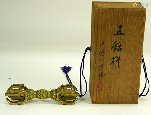 A Tibetan Gilt Bronze Vajra