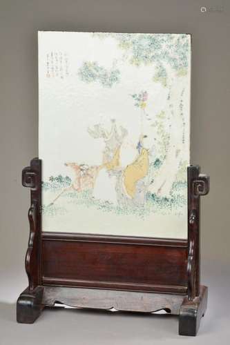 CHINA 19th century Table screen decorated with a p…