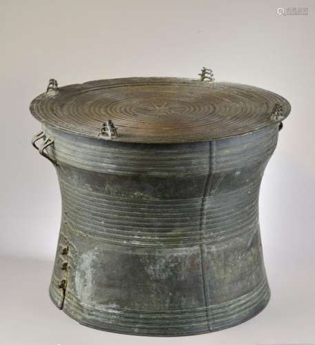 VIETNAM Early 20th century. Bronze rain drum with …