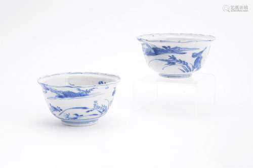 A pair of Chinese blue and white Kraak bowls