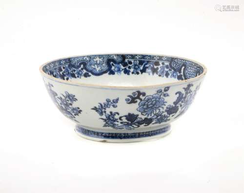 An unusual Chinese blue and white bowl shaped cover