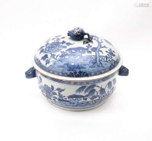 A Chinese blue and white circular tureen and cover