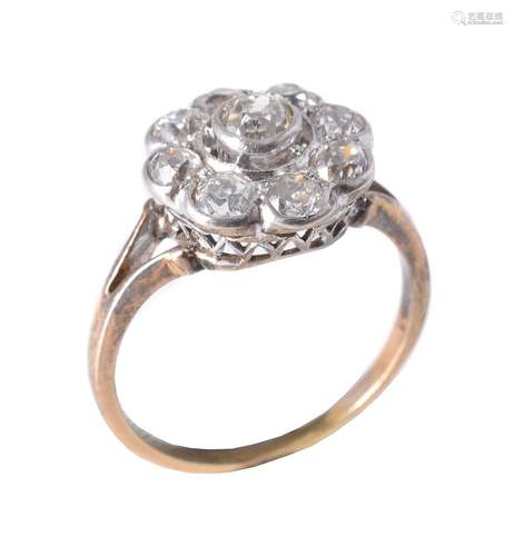 A diamond cluster ring