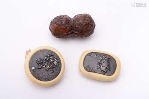 A Kagamibuta Netsuke