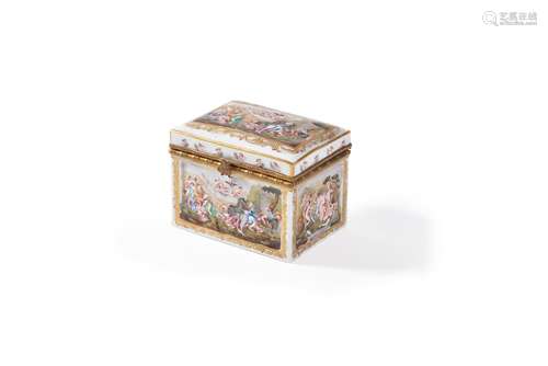 A Naples style porcelain box and hinged cover