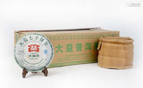 2012年 大益七子饼茶7542（201批 原件）