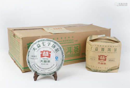 2011年 大益七子饼茶8582（102批 原件）