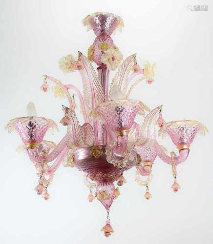 Murano-Lüster, Italien M. 20. Jh., sechsflammig elektrifiziert, aus farblosem und rosarfarbenem Glas