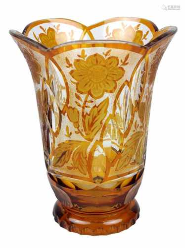 Paul Eiselt, Art-Déco Vase mit Blumendekor, Steinschönau um 1920, angelehnt an Adolf Beckert,