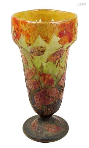 Jugendstil Daum - Vase mit Herbstlaubdekor, Nancy um 1905, Entwurf Henry Bergér, runder Fuß,