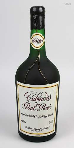 Eine große Flasche Calvados Pont du Percé, abgefüllt 2. H. 20. Jh., Hors d´age, Pays d´Auge,
