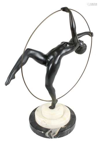 Art Déco Tänzerin, Entwurf wohl Paul Phillipe 1870 - 1930, tanzender weiblicher Akt mit Reifen,