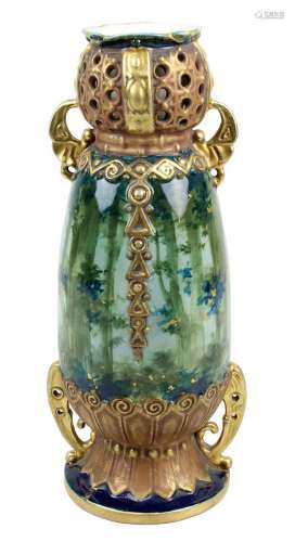Amphora Jugendstilvase mit Baumdekor, Turn (Teblitz) um 1900, Amphorawerke K.K. Priv. Keramische