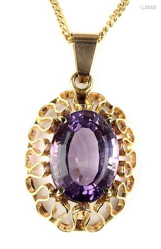 Gelbgold-Amethyst-Anhänger mit Goldkette, deutsch um 1950, 585er Gold gepunzt, handgearbeitet, mit