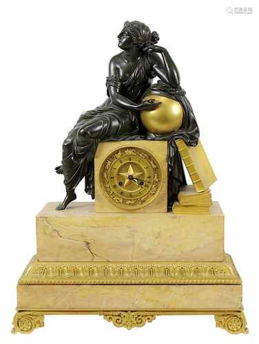 Große Pendule Louis-Stanislas Lenoir-Ravrio, Empire, Paris um 1820, Marmor und Bronze, teils