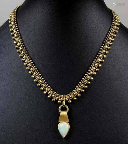 Gelbgold-Collier mit Opal-Anhänger, deutsch, Kette um 1900, Anhänger neuzeitlich, breite