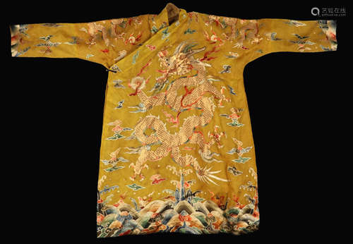 A GOLD THREAD DRAGON PATTERN ROBE