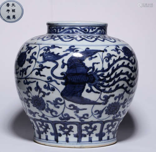 A BLUE&WHITE GLAZE JAR WITH PHOENIX PATTERN