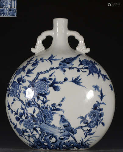 A BLUE&WHITE GLAZE VASE WITH BIRD PATTERN