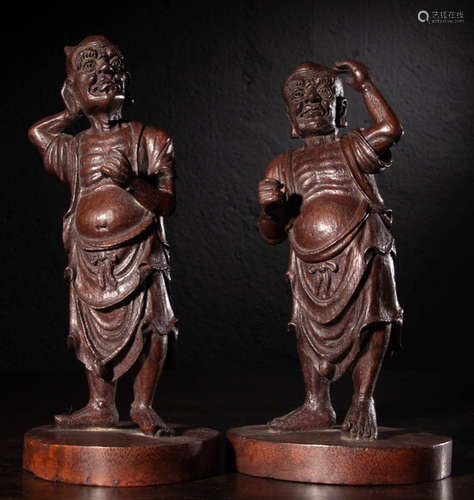 PAIR OF BAMBOO ROOT FIGURE SHAPED STATUE