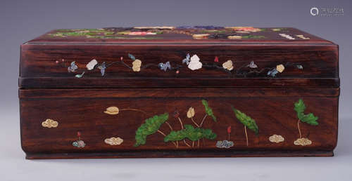 A SUANZHI WOOD WITH GEM DECORATED BOX