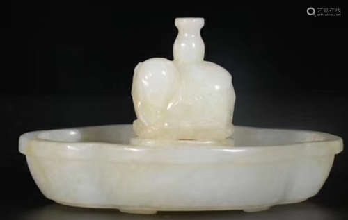 A HETIAN JADE CARVED ELEPHANT SHAPED CENSER