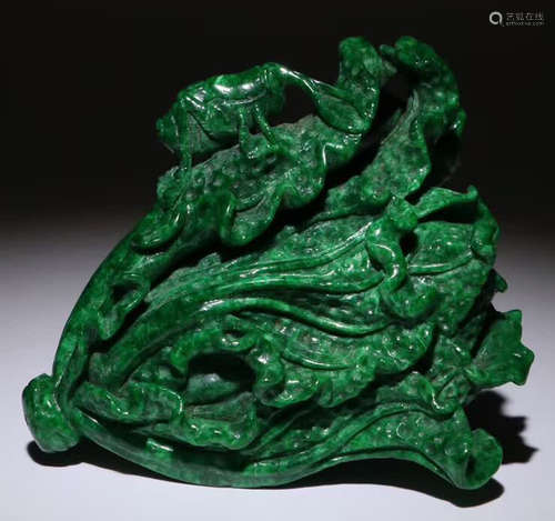 A JADEITE CARVED BOK CHOY SHAPED PENDANT